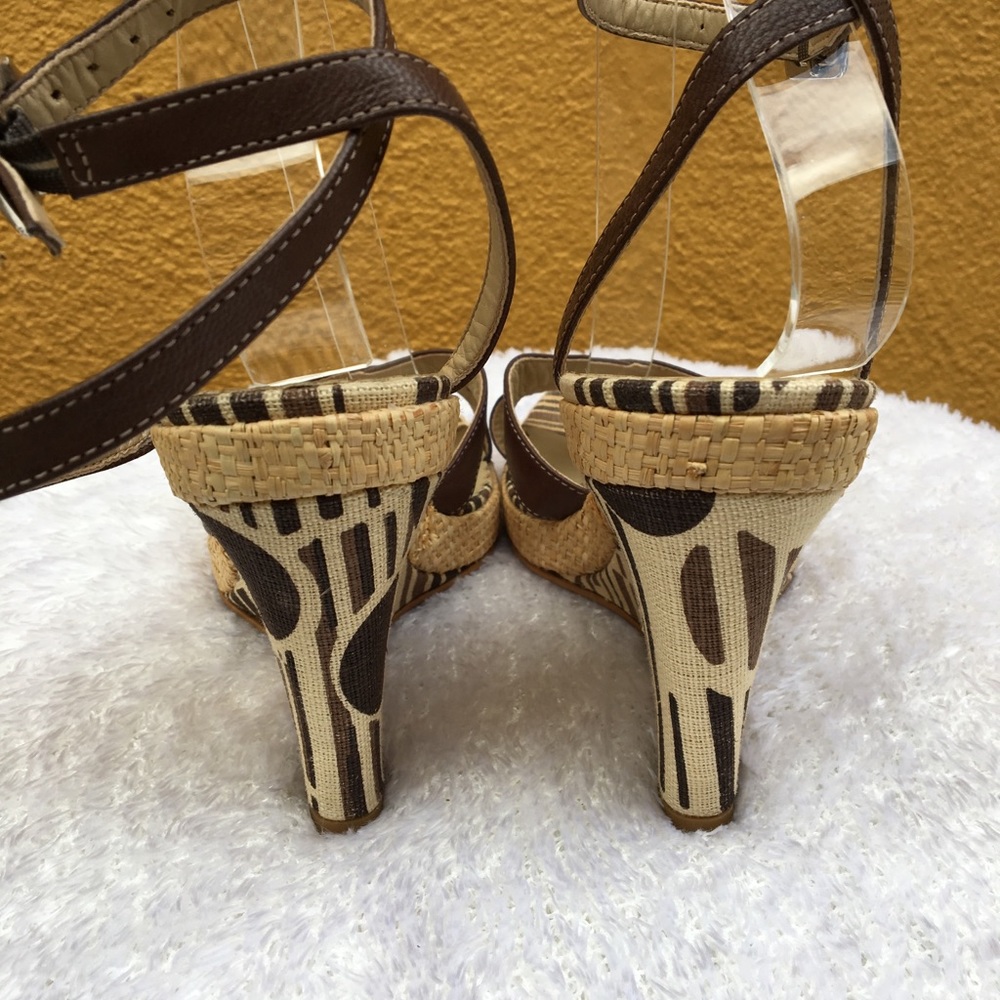 Shoes - Picture 4 of 5